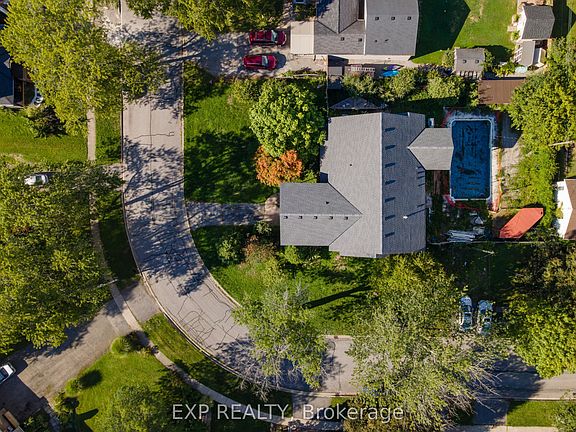 2nd image of 6 Rosemount Dr