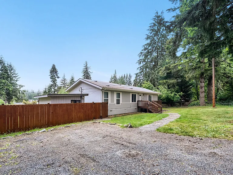 23332 E Echo Lake Rd — Photo 16