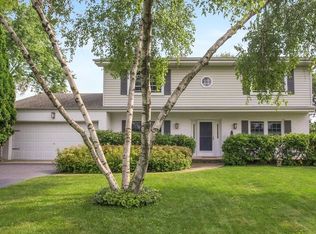25W665 Towpath Ct, Wheaton, IL 60189