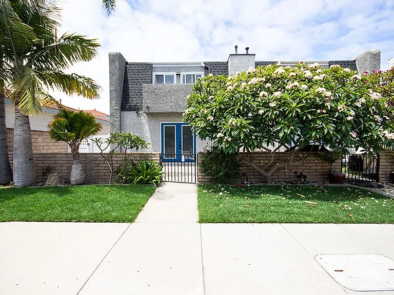 16821 Green Ln #B — Photo 1