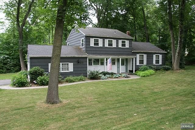 1st image of 545 Ewing Ave