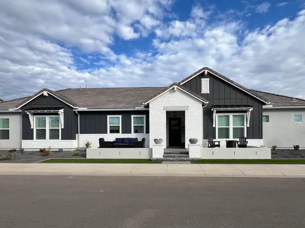 12058 N Loma Linda St, Surprise, AZ 85388