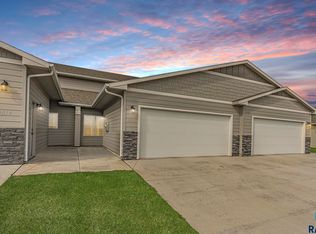 9012 W Wisdom Pl, Sioux Falls, SD 57106