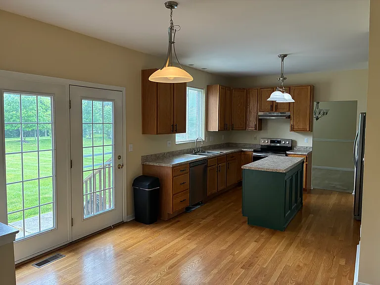 6485 Hughes Glen Ct — Photo 5