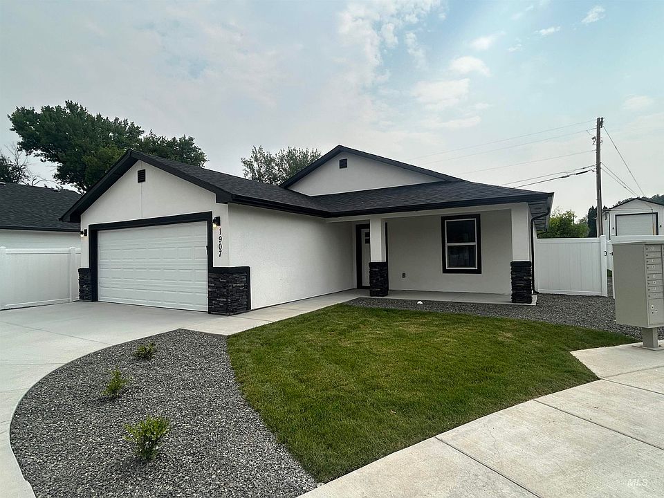 1st image of 1907 Oregon Ln