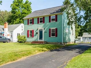 148 Oaklawn Dr, Rochester, NY 14617