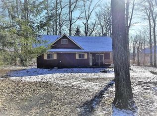 1116 Blue Jay Ln, Tobyhanna, PA