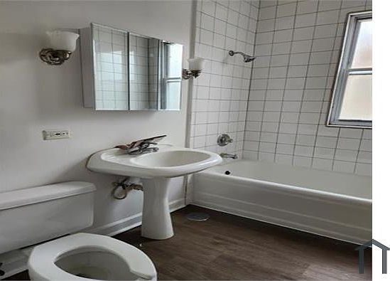 4th image of 2451 E 72nd St #2E