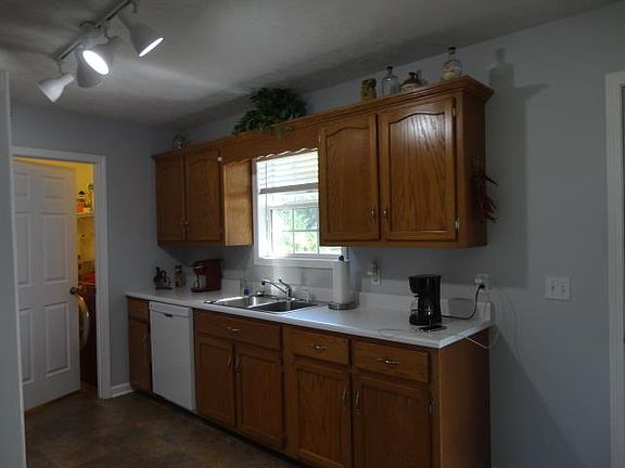 5th image of 1046 Pinnacle Way
