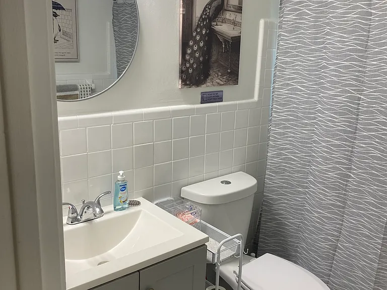Page Ave — Photo 14