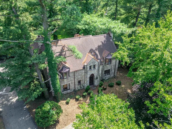 2503 Starkweather Rd, Rockford, IL 61107