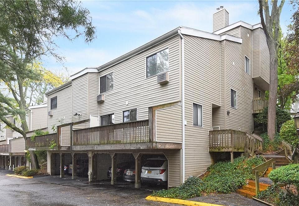 1st image of 10 Hillside Ter APT B