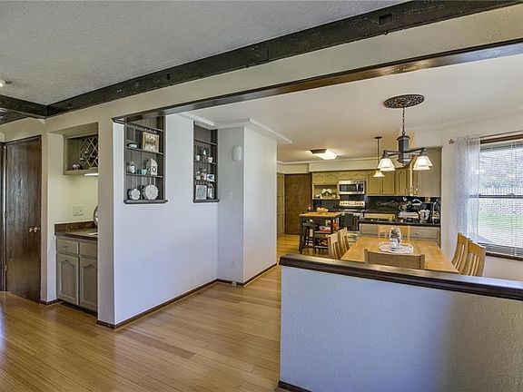 5th image of 974 Wyckwood Dr