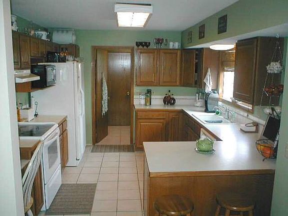 3rd image of 501 Oakwood St