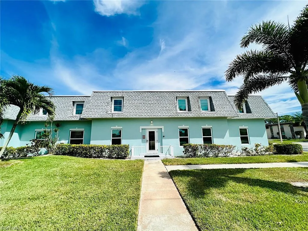 2 bed, 1.0 bath, 875 sqft, $2,400 — Photo 3