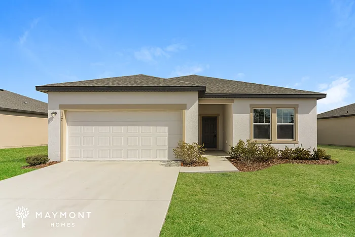 347 Kenilworth Dr — Photo 1