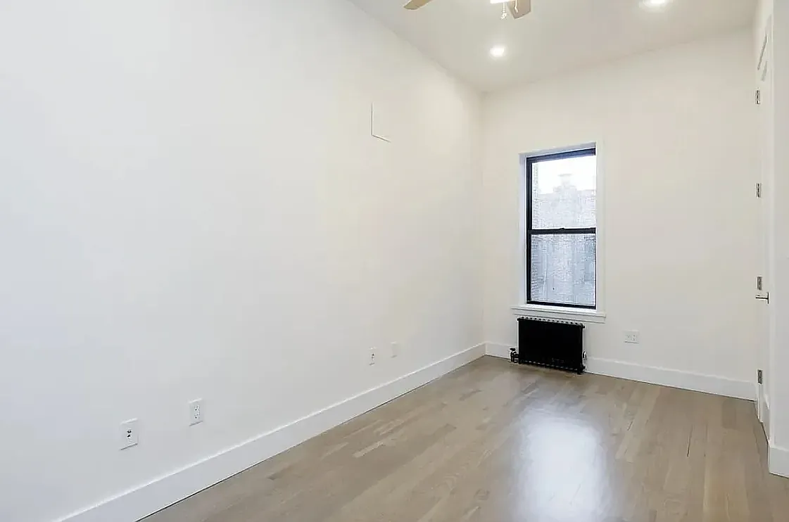 277 West 11th Street — Photo 2