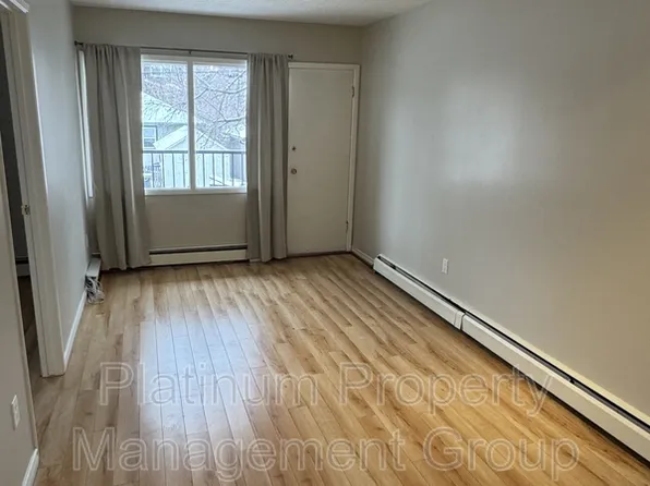 1001 2nd Ave NW, Calgary, AB