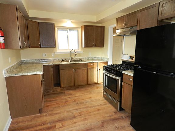 5th image of 980 Nash Ave