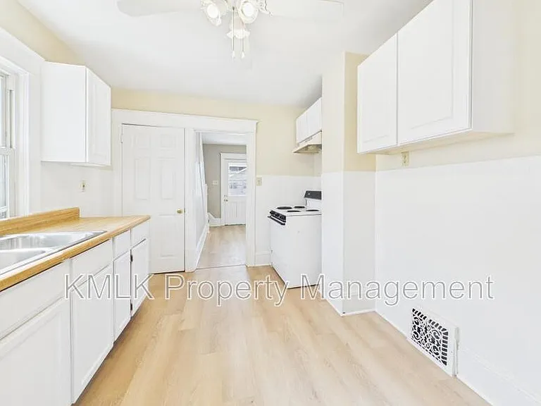 773 Montana Ave — Photo 13