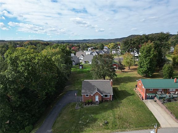 4th image of 110 Gregg Dr