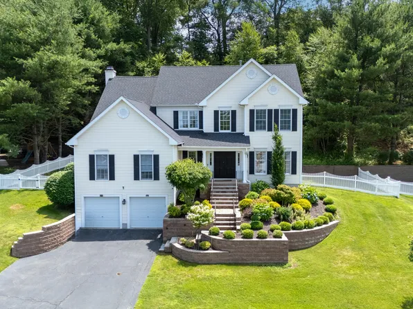 81 Salem Road, Trumbull, CT 06611