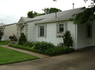 124 SW 2nd St, Moore, OK 73160