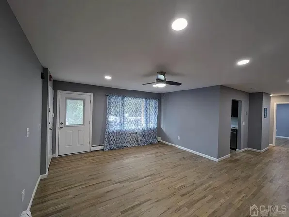 55 Gill Ln APT 23, Iselin, NJ 08830