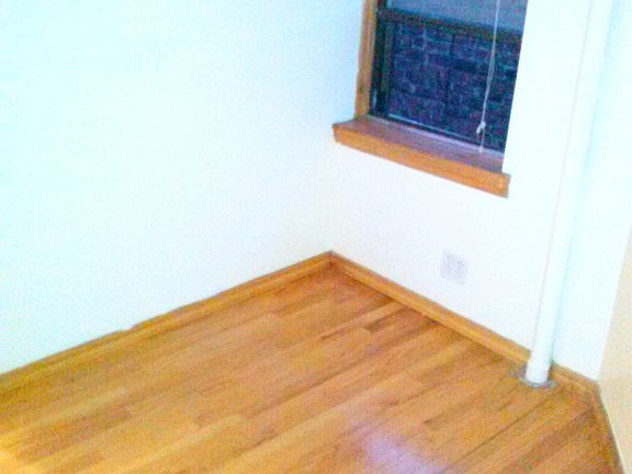 3rd image of 305 E 75th St APT 25
