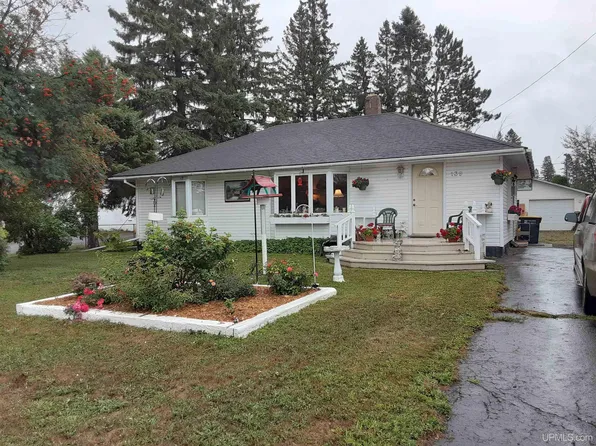139 E Southland Ave, Ironwood, MI 49938
