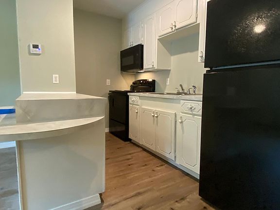 3rd image of 2001 E Avenue A #1