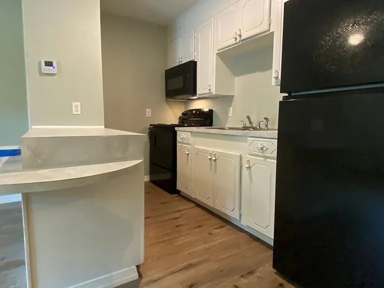 2001 E Avenue A #1 — Photo 3