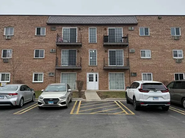 143 W Elk Trl APT 340, Carol Stream, IL 60188