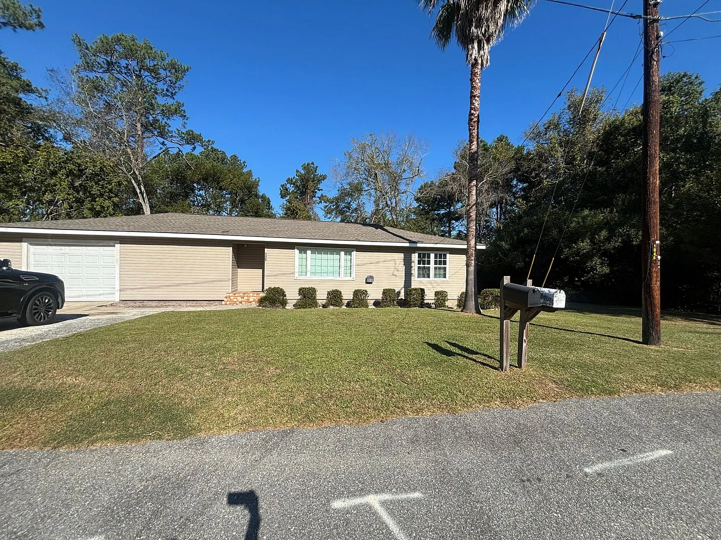 Convenience in the City of Valdosta — Photo 1