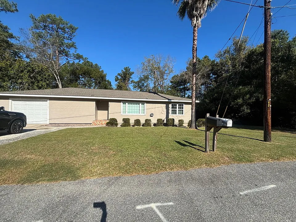 116 Moss Oak Dr
