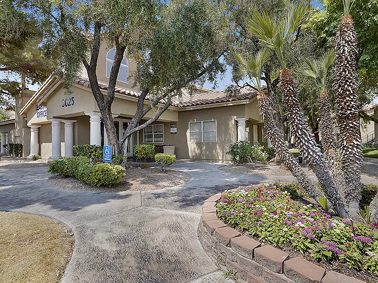 Gloria Park Villas — Photo 35