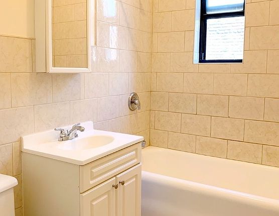 5th image of 32-48 30th St #1F