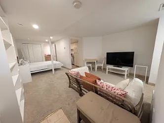 Studio, 550 sqft, $1,800 — Photo 1