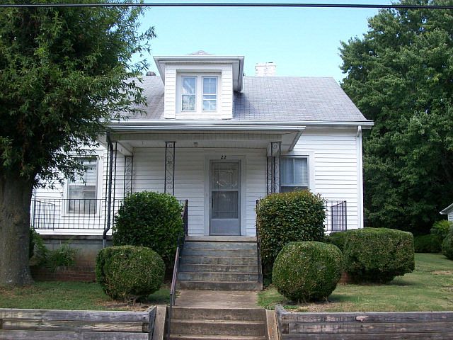 1st image of 22 Lanier Ave