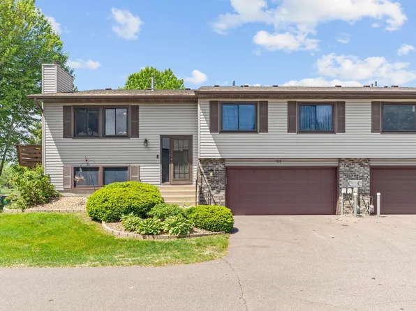 1013 122nd Ave NE, Blaine, MN 55434