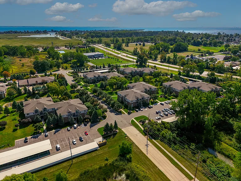 New Apartments for Rent at Prentiss Pointe Apartments in Harrison Township