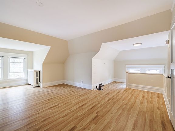 4th image of 326 Barrington St Unit 3