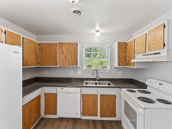 2nd image of 2118 Linden Ave