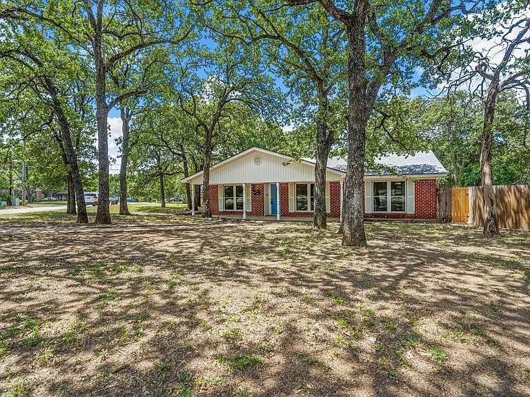 514 Canyon Ridge Dr — Photo 2
