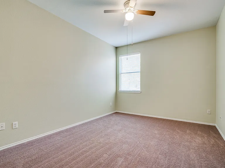 4214 Carrington Dr — Photo 10