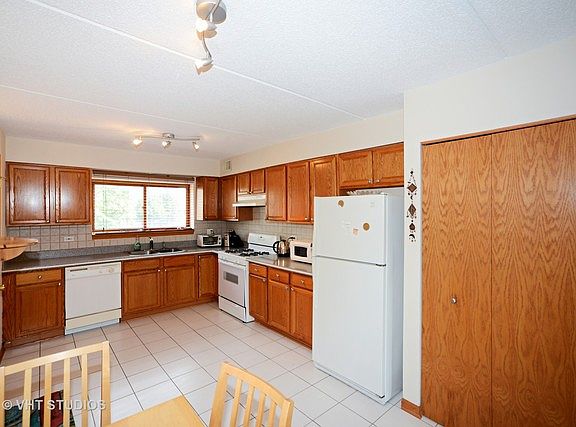 5th image of 8710 W Evelyn Ln APT 203
