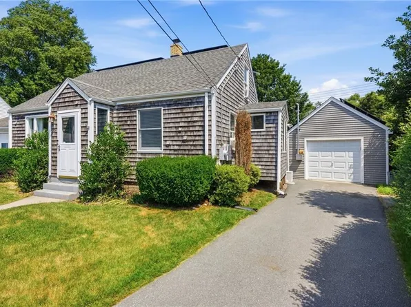 25 King Rd, Middletown, RI 02842