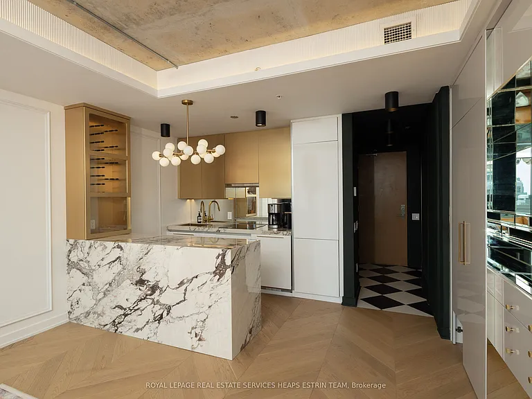 629 King St W #1201 — Photo 6