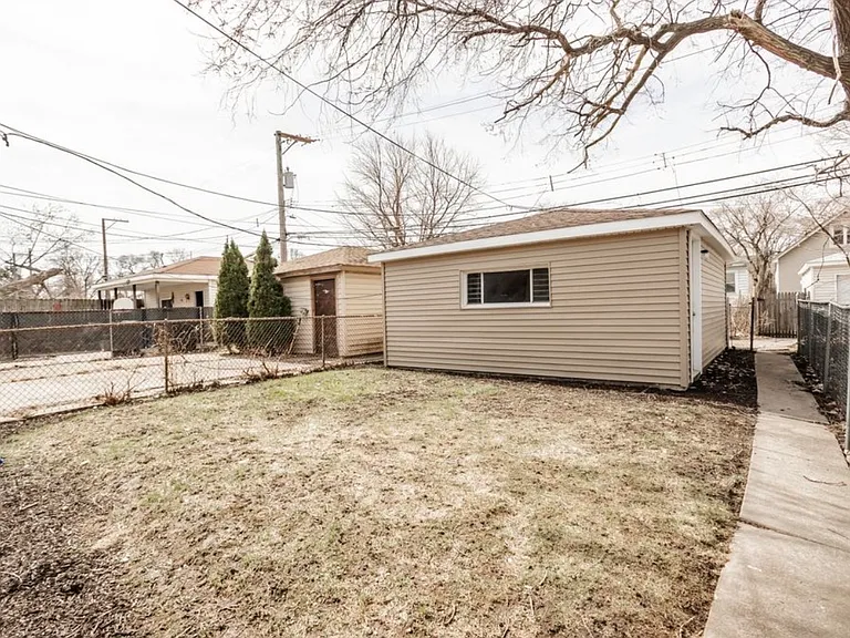 9206 S Harper Ave — Photo 11
