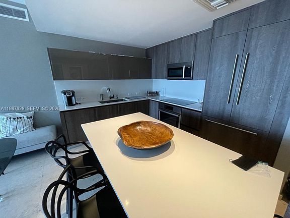 5th image of 88 SW 7th St APT 3609